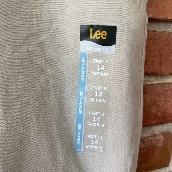 Lee Instantly Slims Straight Leg Relaxed Fit High Rise Jean Size 14 - Picture 2 of 14
